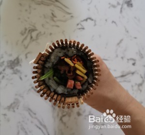 香香高颜值的紫菜包饭