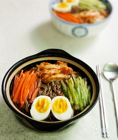 韩国特色料理 泡菜冷面