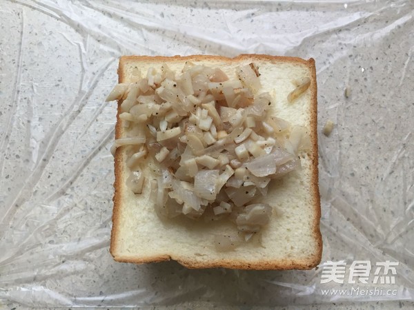 虾仁鸡蛋三明治
