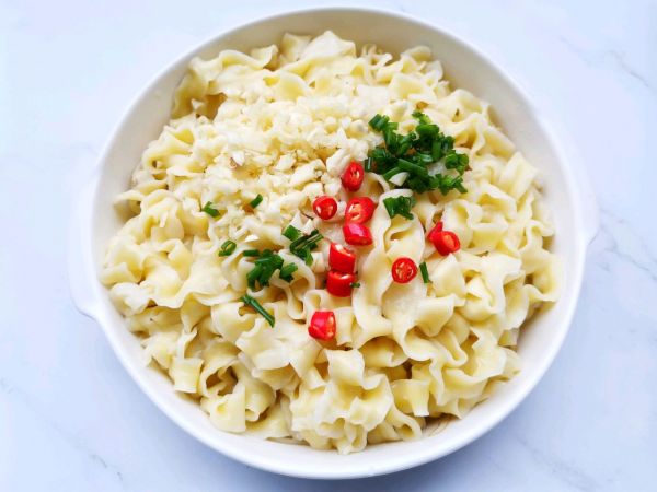 香拌油泼刀削面