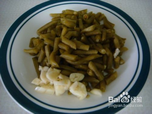 酸豆角焖黄花鱼的做法