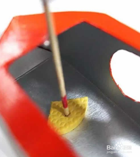 儿童简单用牛奶盒制作小船的教程