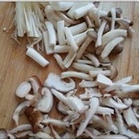 鲜美的杂菇Q蛋汤