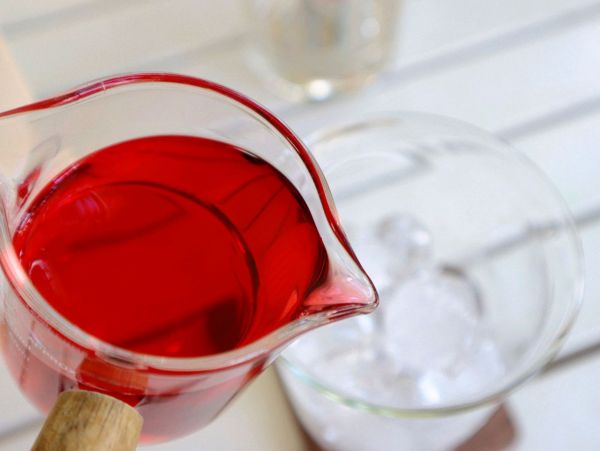 冰爽解腻蔓越莓气泡水