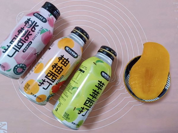 芒果桃桃气泡水