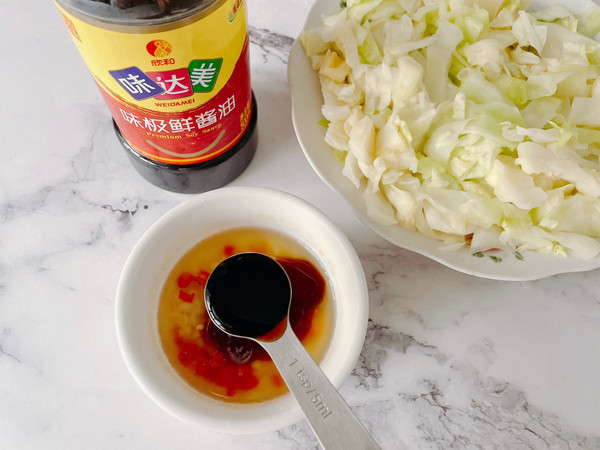 凉拌木耳卷心菜