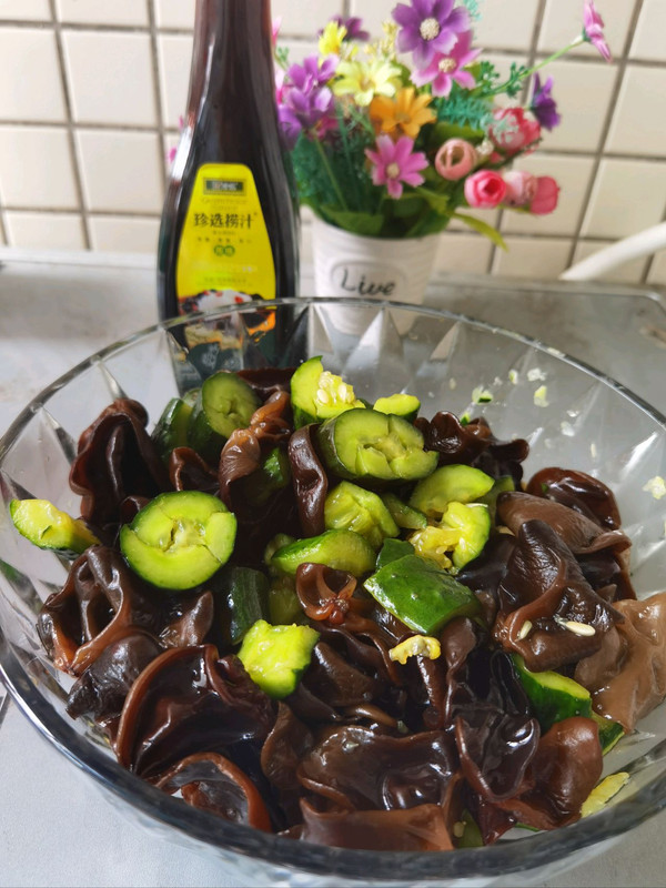 黄瓜凉拌黑木耳