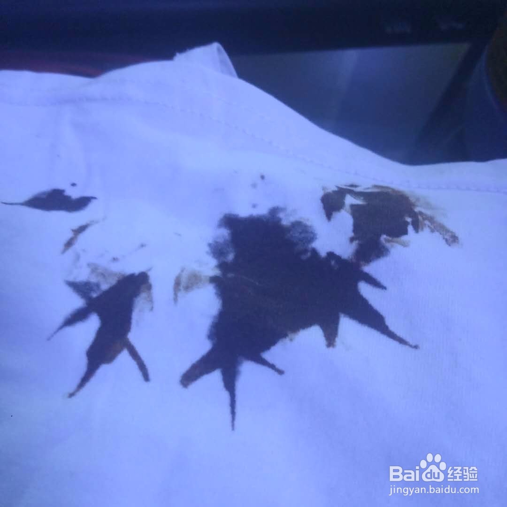 如何去除白以上的酱油污渍