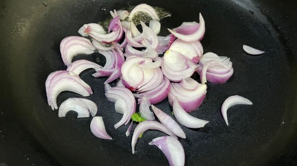 卤牛肉洋葱凉拌粉