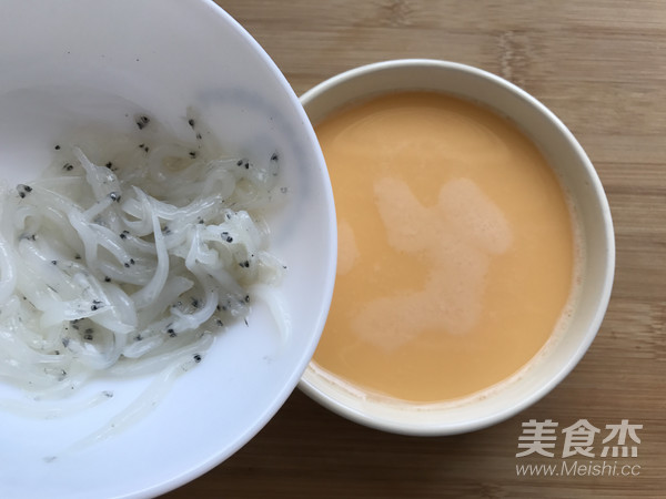 银鱼蒸蛋的做法