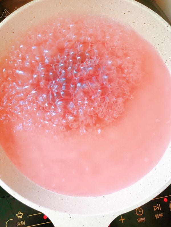 粉嫩牛奶蜜桃果冻