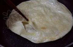 鸡蛋灌饼的做法。