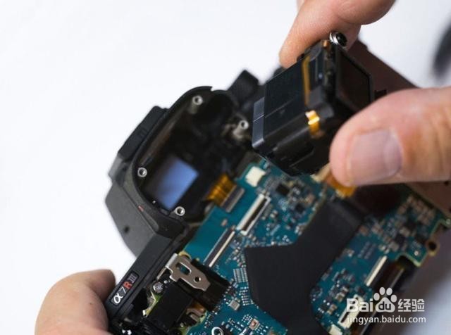索尼a7r3电池仓盖板怎样拆解