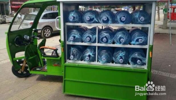 怎样搬运桶装水方便