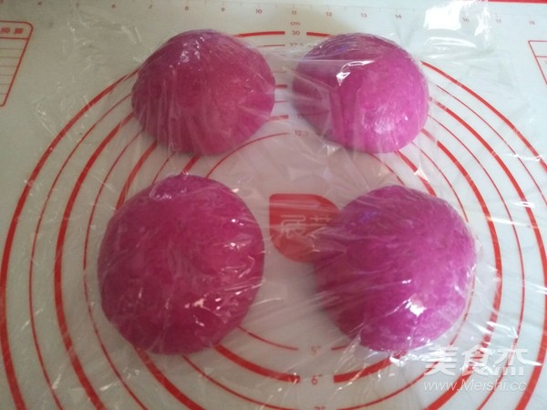 火龙果坚果吐司