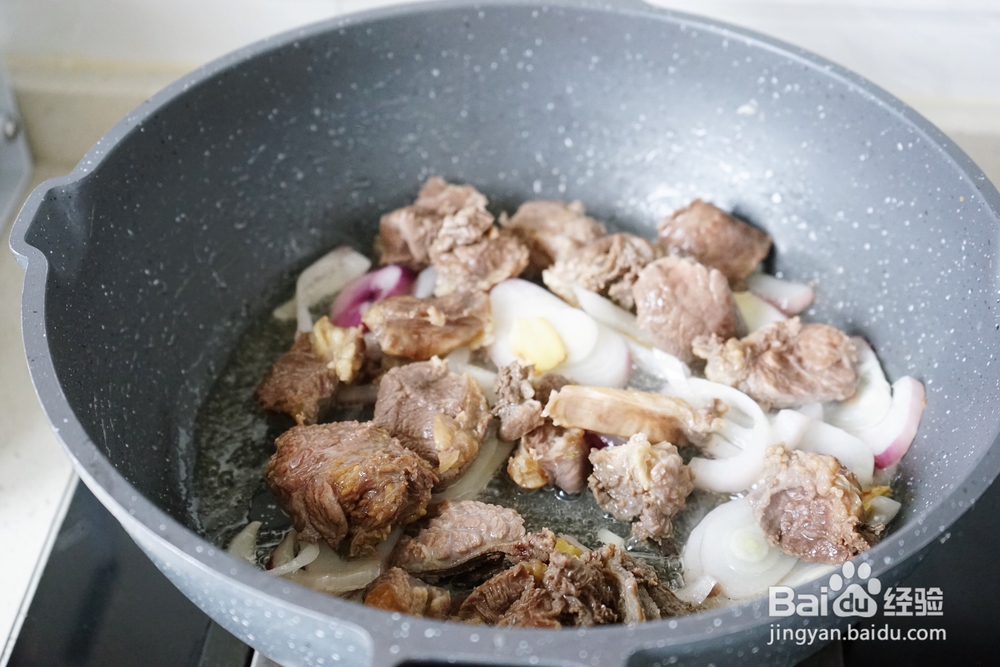 自己在家做咖喱牛肉饭