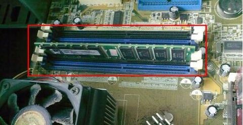 电脑突然黑屏，且找不到硬盘，该怎么办？