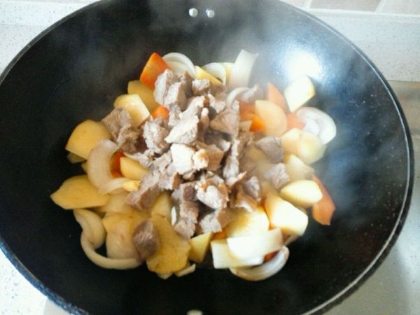 咖喱土豆炖牛腱
