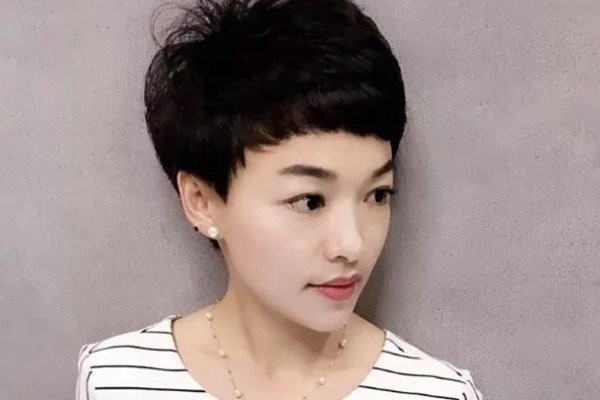 60岁一70岁老人短发型有哪些