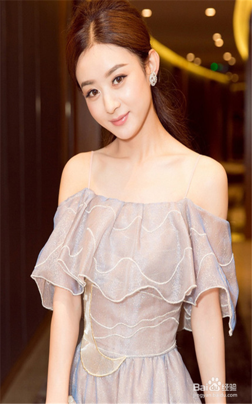 看看美女怎么搭配衣服