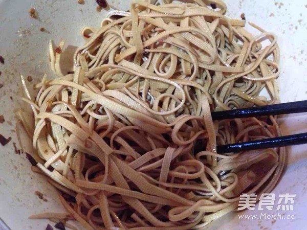 凉拌豆皮的做法