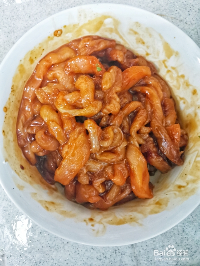 做家常菜鸡胸肉新吃法孜然芹菜彩椒炒鸡