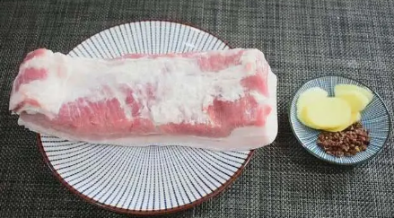 大厨教你做家庭版脆皮五花肉