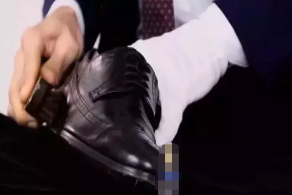 鹿皮鞋怎样清洗