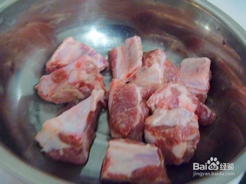 【养生汤煲】秋季养生佳品---萝卜排骨汤