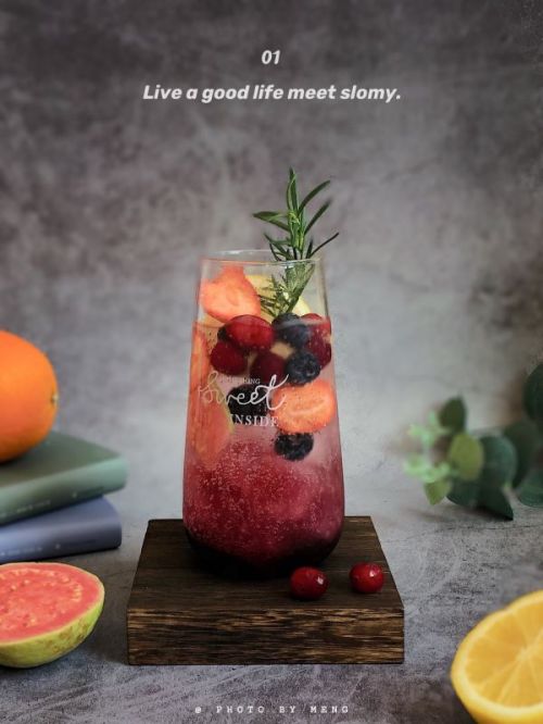 蔓越莓水果气泡饮