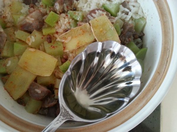 香辣腊肉萝卜饭