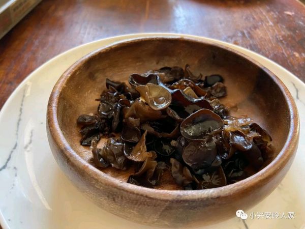 白菜木耳枸杞滋养骨汤