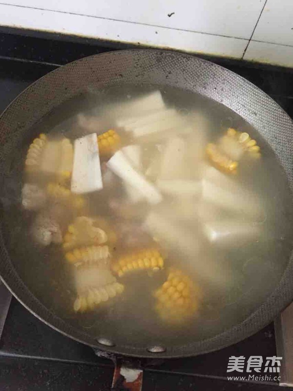 排骨玉米山药汤