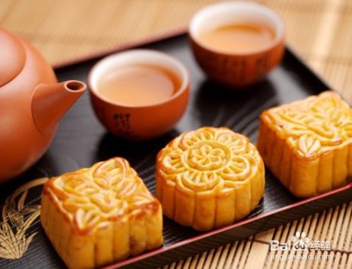 小孩子该怎么吃月饼