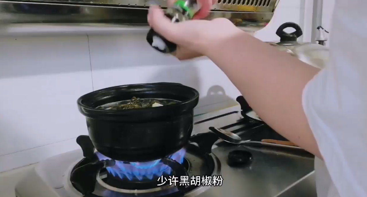 如何做出好吃的豆腐海带豆芽汤?
