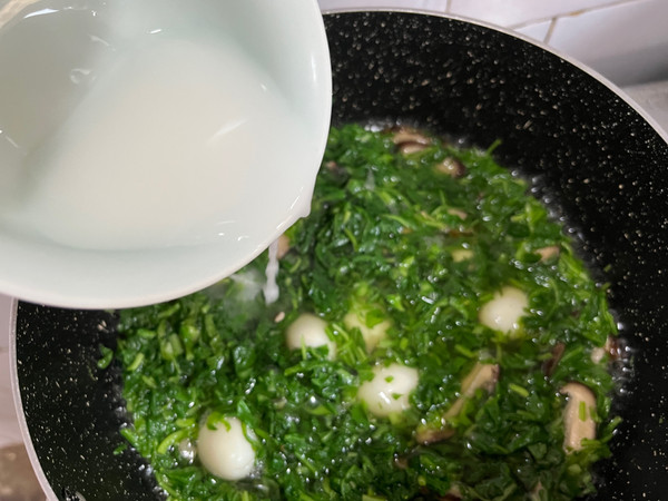 鲜菇荠菜玉丸羹
