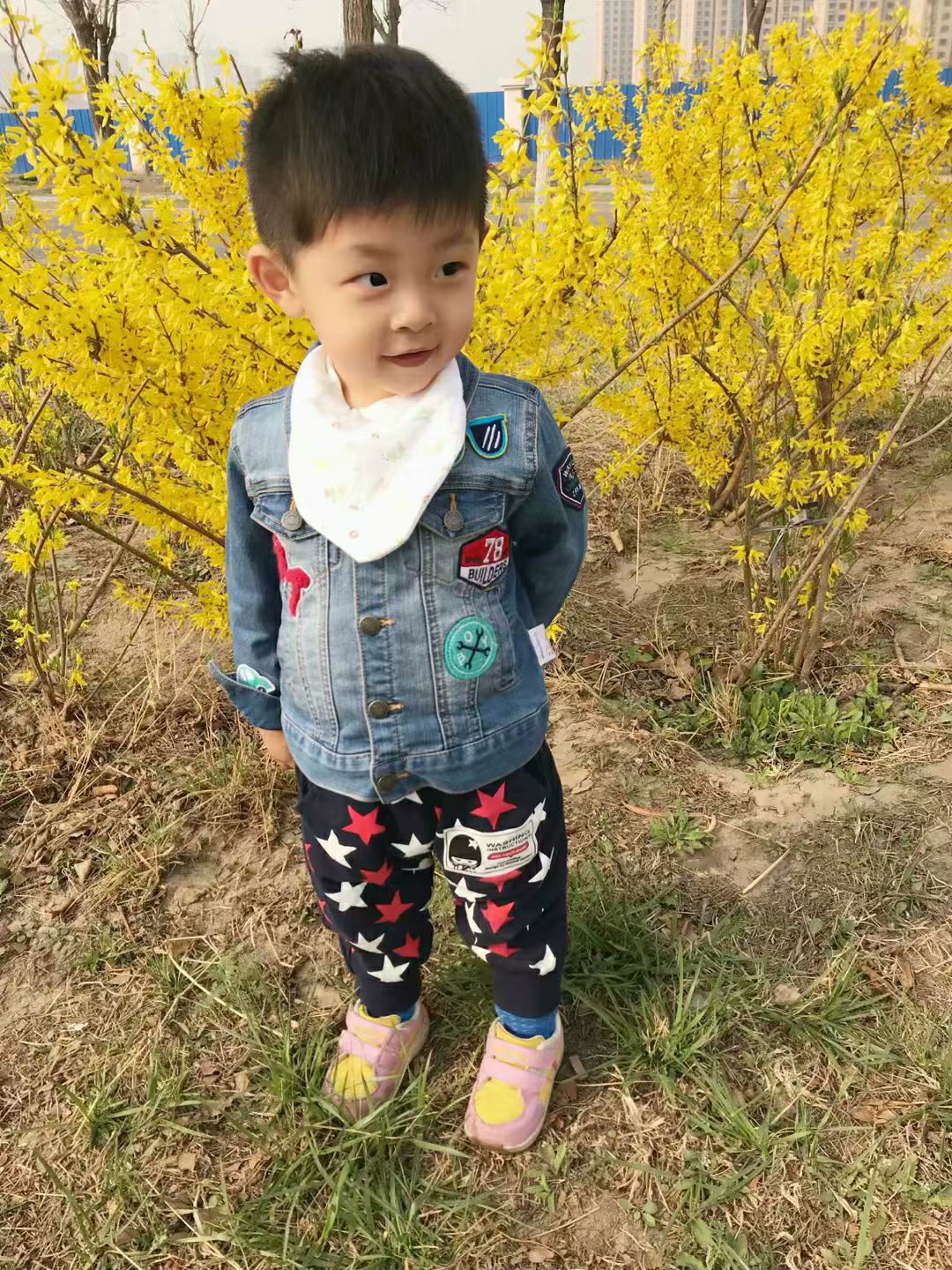 #至酷国潮出街#春天穿牛仔,做街上最靓的仔