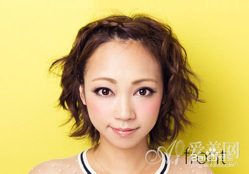 适合夏天的编发教程——简单甜美刘海编发