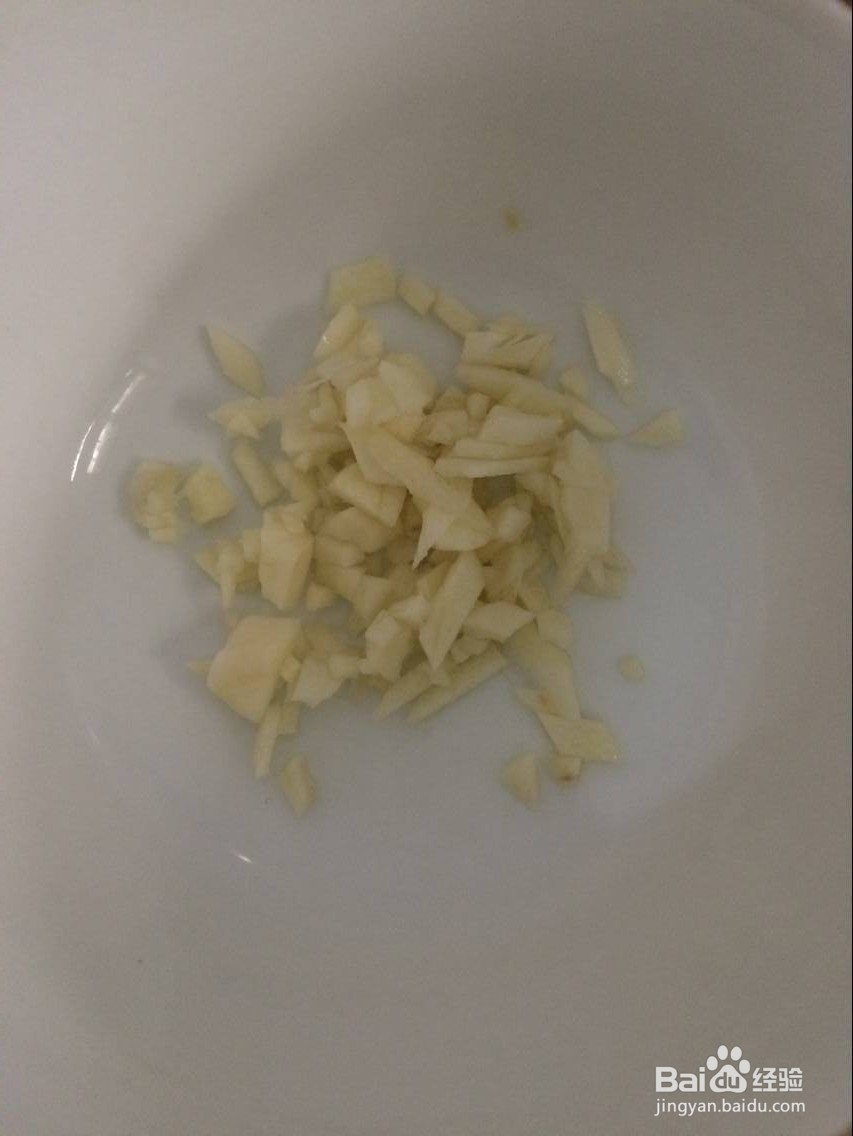 怎样炒简单好吃的青椒香肠