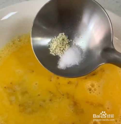 如何做葱花虾米炒蛋