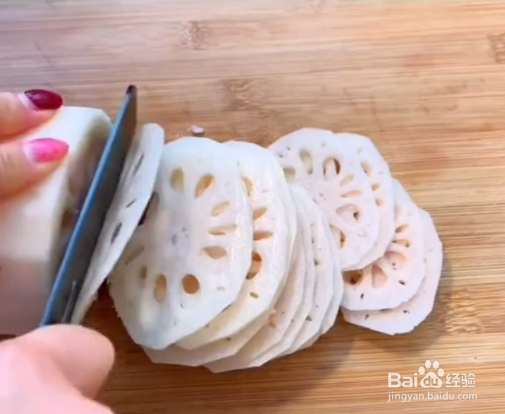 如何制作香辣孜然藕片