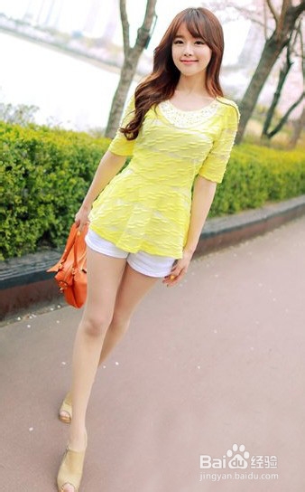 跟韩国女生学穿衣 看看夏季穿衣怎样搭配