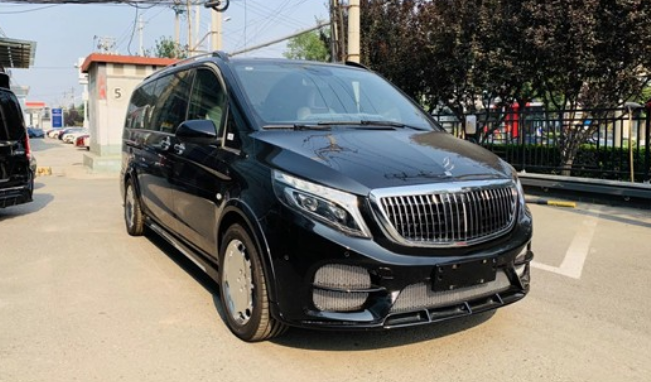 奔驰威霆2.0T7座是双开门吗