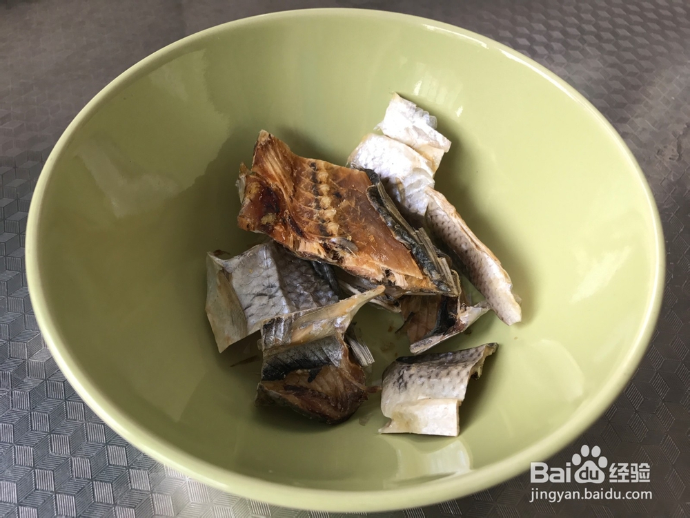 胡萝卜丝炒腊鱼