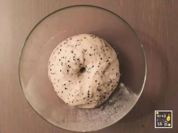 黑芝麻奶酪小餐包