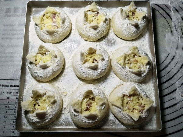 熔岩芝士小面包