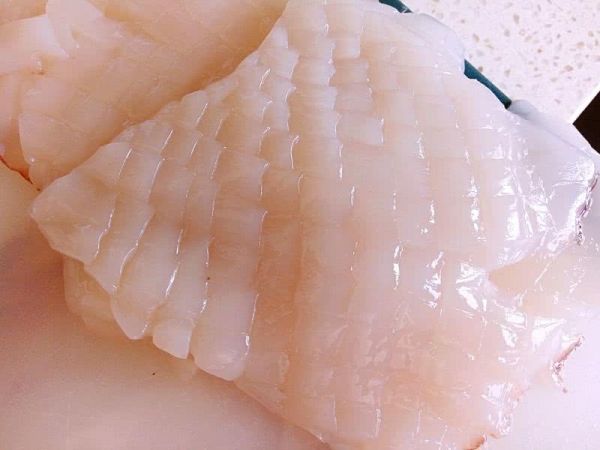 韭菜苔爆炒鱿鱼丝