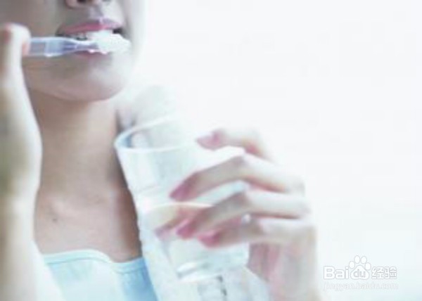 使牙齿变白的小妙方