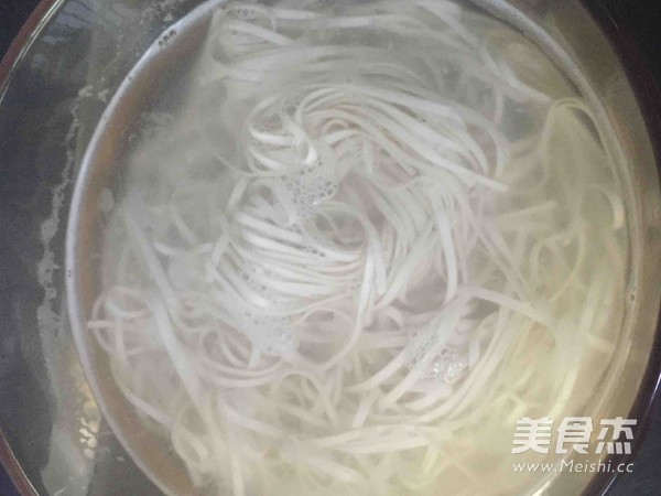 红烧排骨面的做法