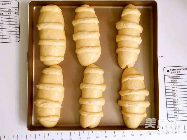 毛毛虫肉松面包
